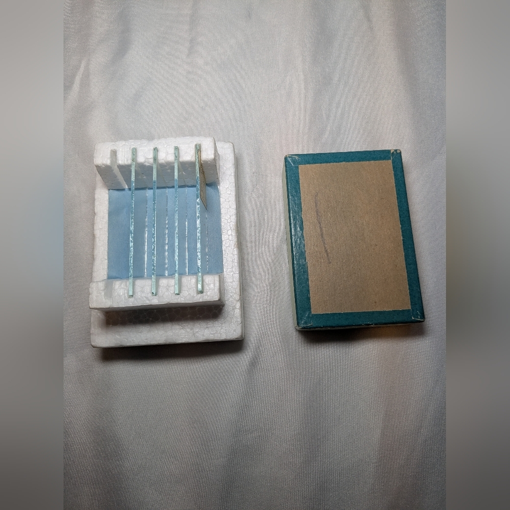 Vintage Microscope Slides (No Microscope) In A Metal Tin - Picture 8 of 9